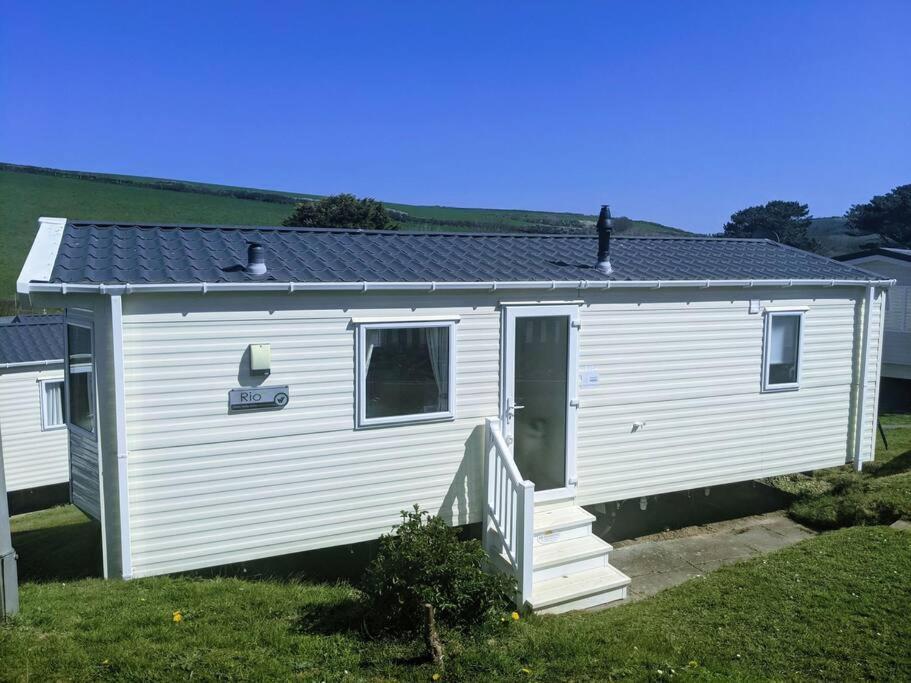 Large 4 Person Couples And Family Caravan In Newquay Bay Resort Kültér fotó